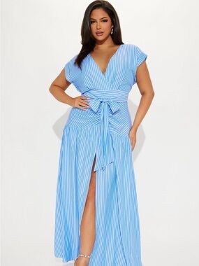 Fashion Nova Evelyn Stripped Maxi Dress